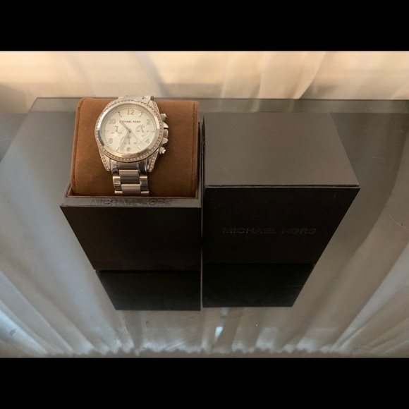 Michael Kors watch - Picture 3 of 3